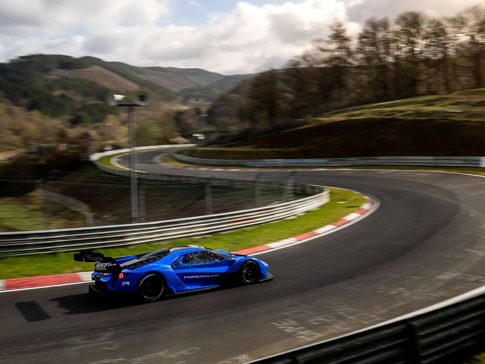 „Ford GT Mk IV“ tapo greičiausiu amerikietišku automobiliu Niurburgringe
