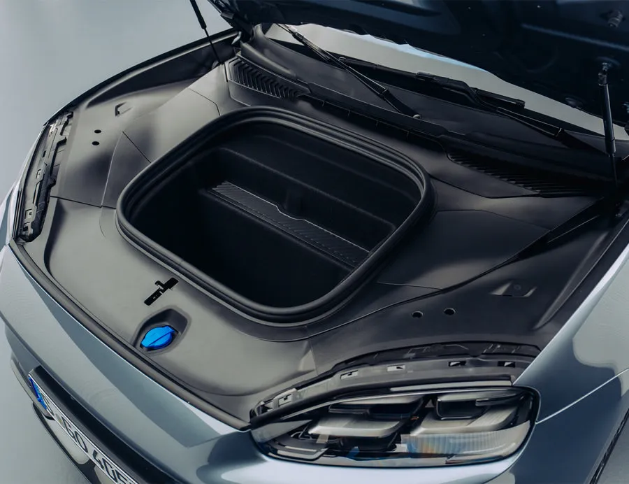 Naujojo Porsche Cayenne apžvalga – elektrinis visureigis su 911 Turbo galia