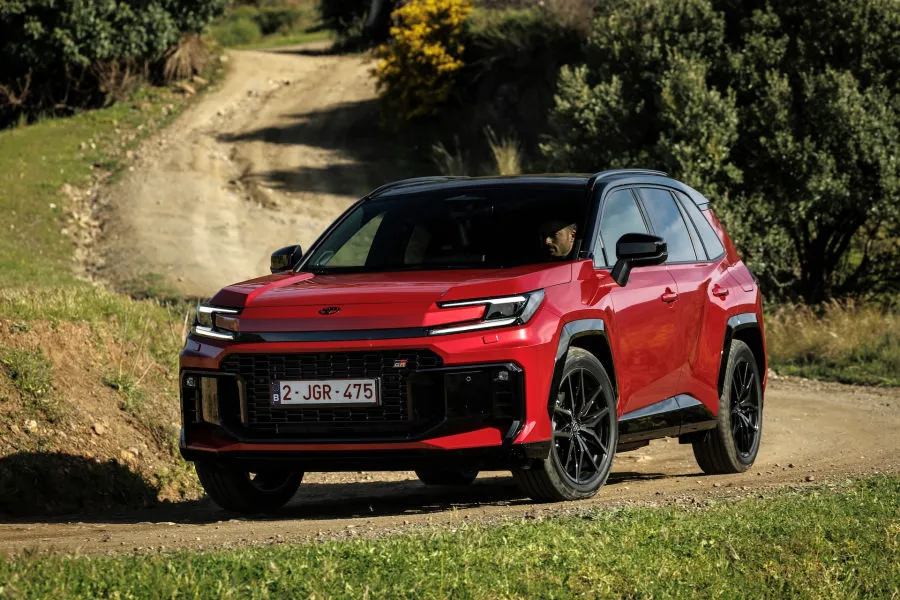 Naujos eros pradžia: šeštosios kartos „Toyota RAV4“ jau Lietuvoje