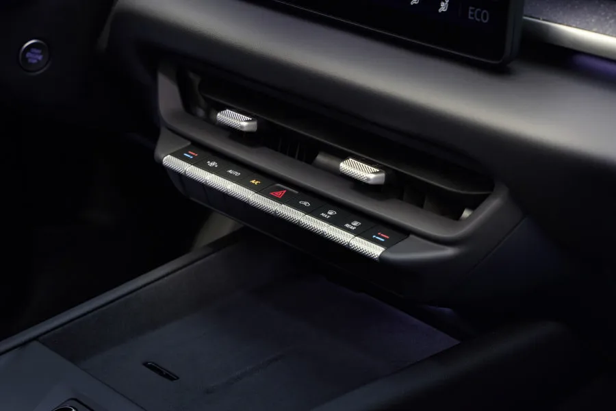 Oficialiai pristatytas „Volkswagen ID.3 Neo“: atnaujinta išvaizda, pasikeitęs salonas ir trys techninės versijos