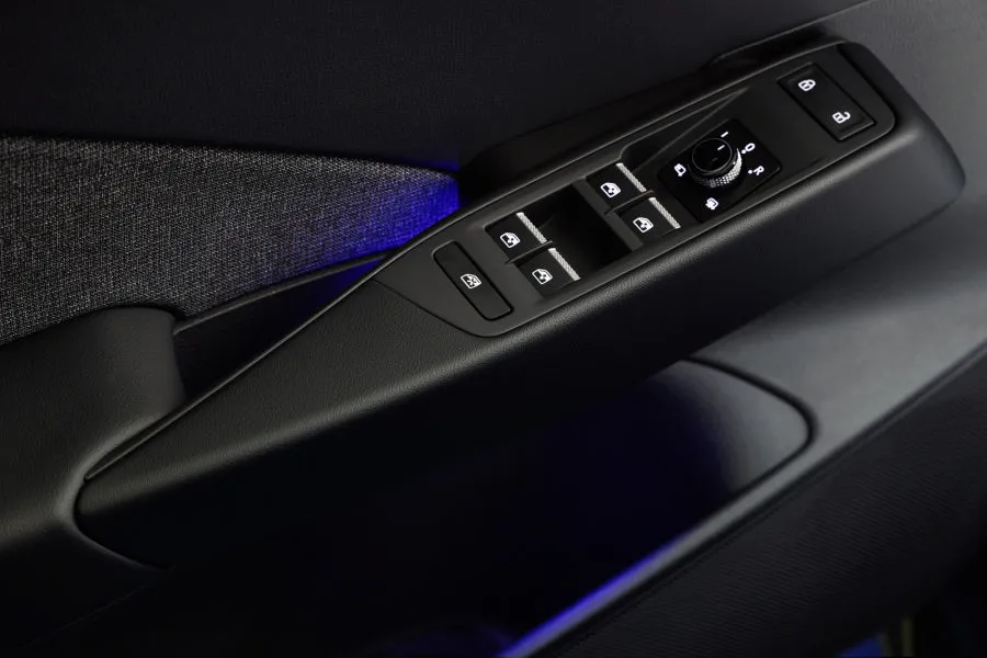 Oficialiai pristatytas „Volkswagen ID.3 Neo“: atnaujinta išvaizda, pasikeitęs salonas ir trys techninės versijos