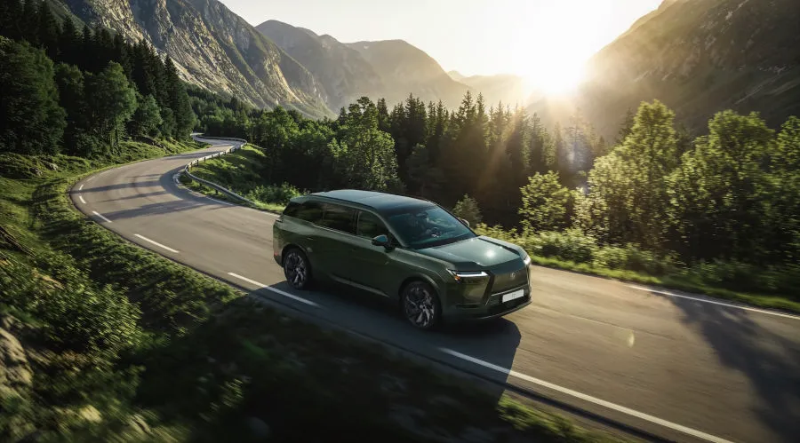 „Lexus“ pristato pasaulinę premjerą: visiškai naują elektrinį ir šešiavietį TZ serijos SUV