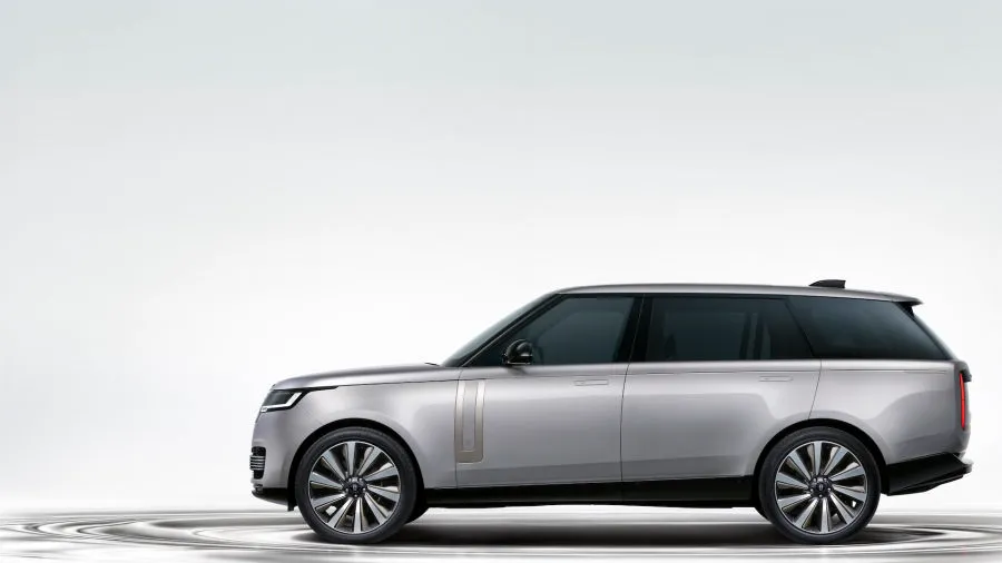 Pristatytas prabangiausias ir technologiškai pažangiausias visų laikų „Range Rover“