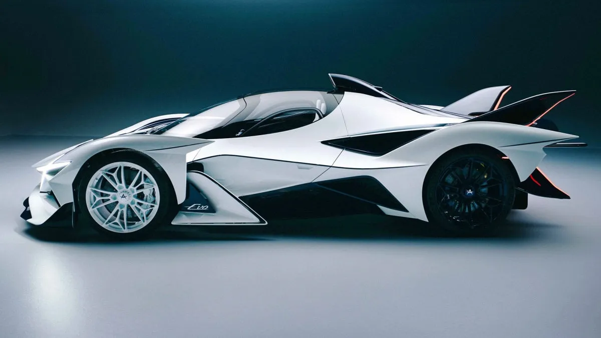 „Apollo Evo Caribbean Dragon“: „dygliuota“ išvaizda, atmosferinis V12 variklis ir milžiniška kaina