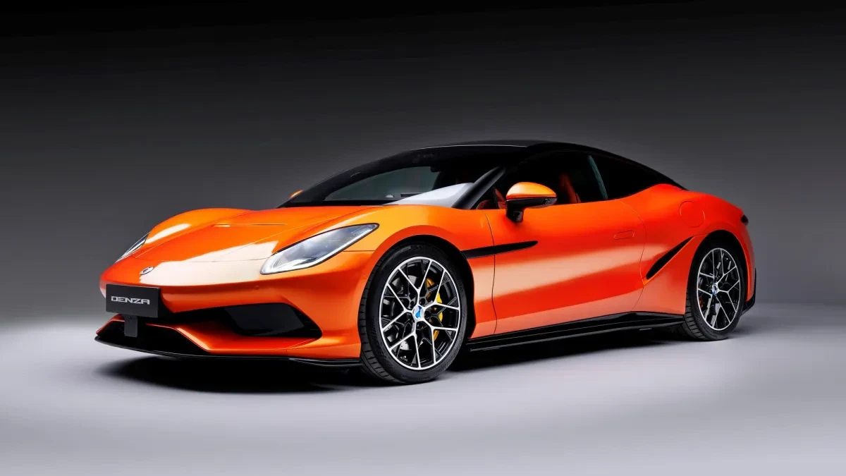 Kinų sportinis automobilis „Denza Z“ debiutavo Didžiojoje Britanijoje ir žada „Niurburgringo“ rekordą