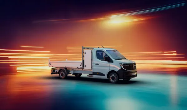 Populiariausias Europoje didysis furgonas „Renault Master“ plečia gamą ir pristato naujų funkcijų.