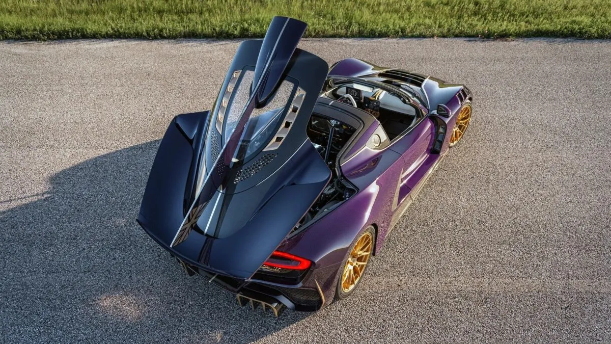 Serijinis „Hennessey Venom F5-M“: daugiau nei 2000 AG ir tikra mechaninė pavarų dėžė