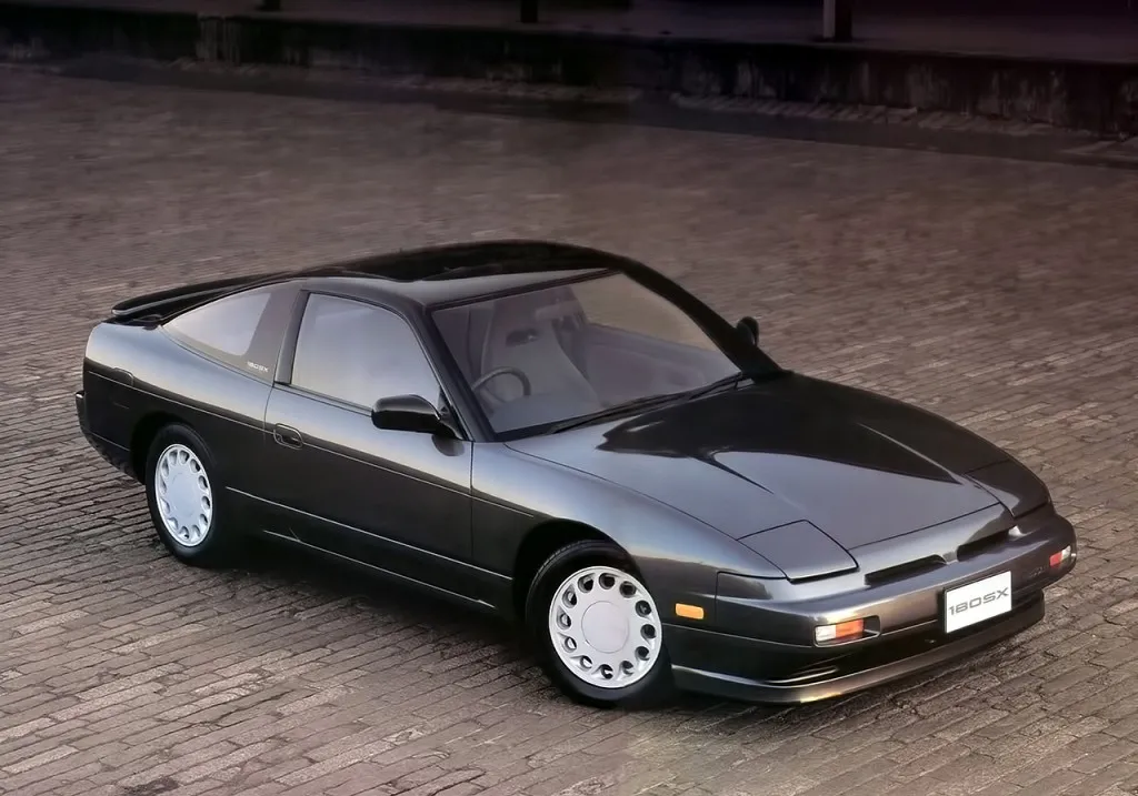 Top 10 sportiškų automobilių pagamintų 90-aisiais metais