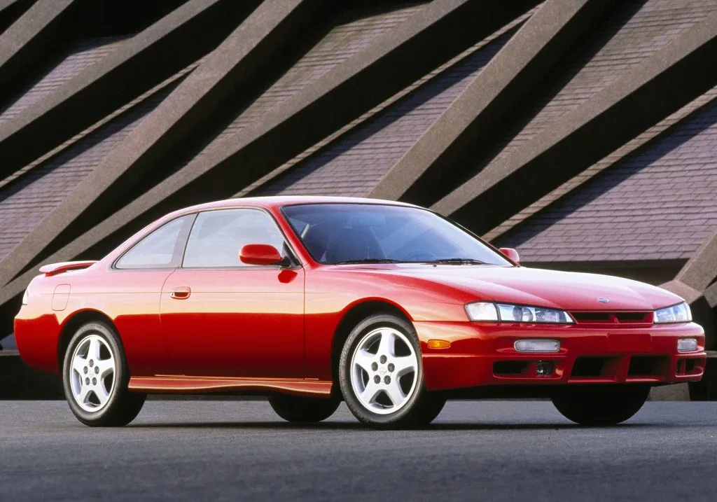 Top 10 sportiškų automobilių pagamintų 90-aisiais metais