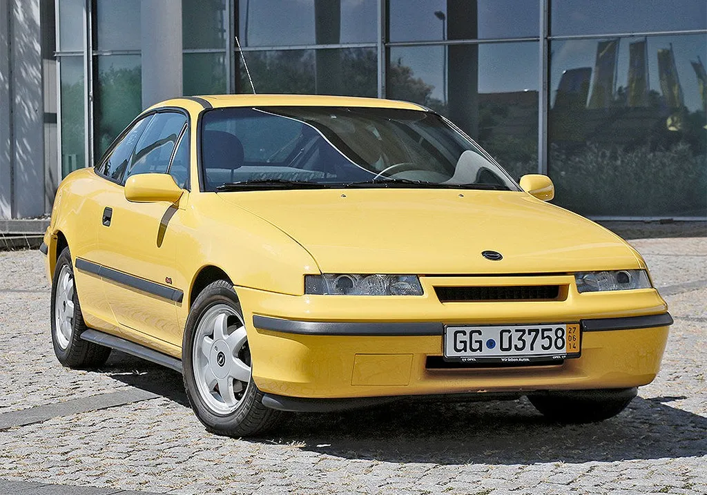 Top 10 sportiškų automobilių pagamintų 90-aisiais metais