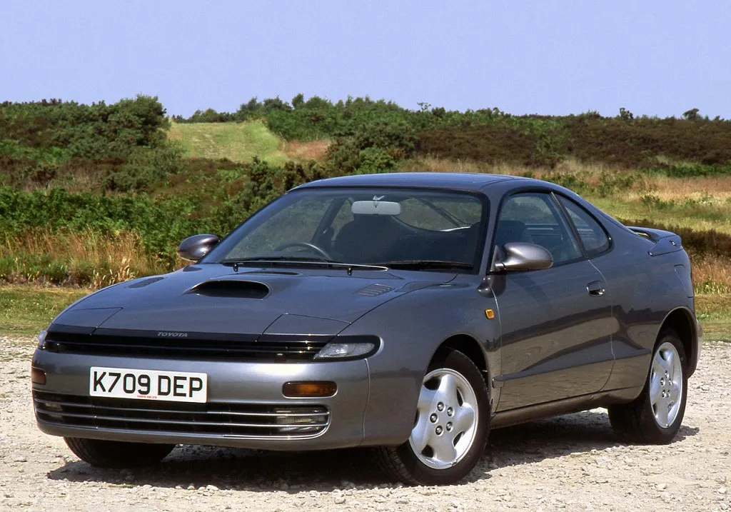 Top 10 sportiškų automobilių pagamintų 90-aisiais metais