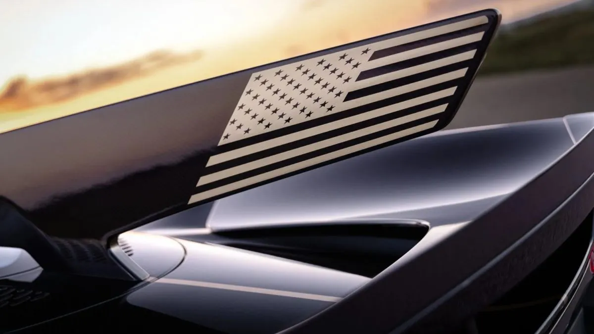 Serijinis „Hennessey Venom F5-M“: daugiau nei 2000 AG ir tikra mechaninė pavarų dėžė