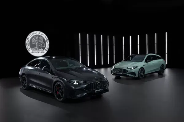 Rinkoje debiutuoja naujieji „Mercedes-AMG CLA 45 4MATIC+“ sedanas ir universalas
