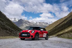 Istorijos aidai Monte Karlo ralyje: pristatyta speciali „MINI 1965 Victory Edition“ serija