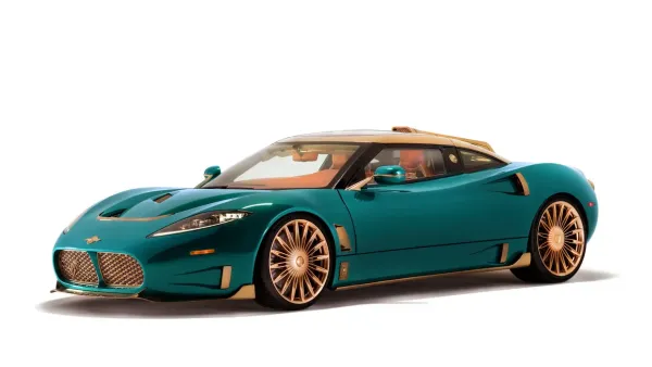 „Spyker“ prisikėlė iš numirusiųjų: pristatytas 800 AG hiperautomobilis su tikra mechanine pavarų dėže