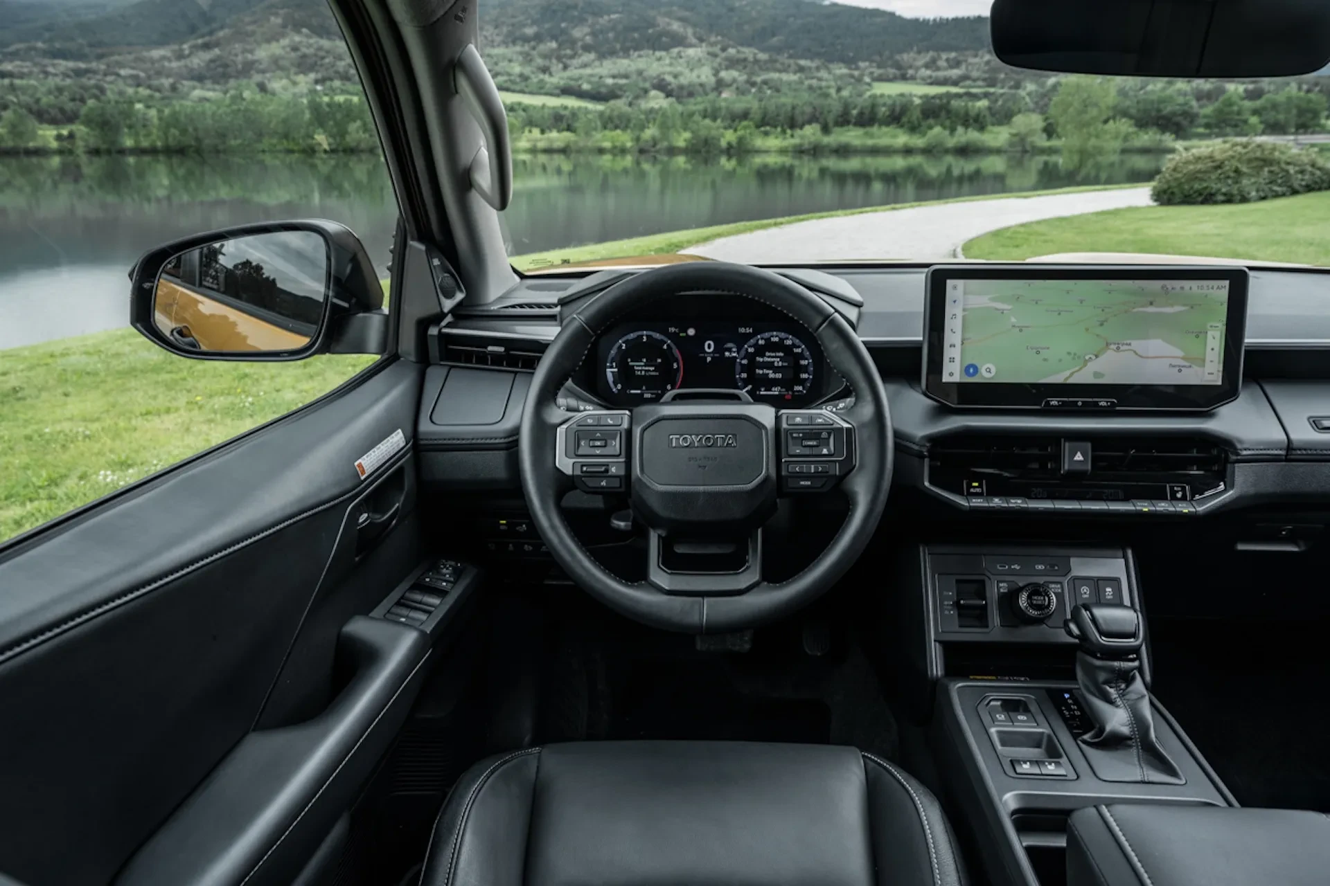 „Toyota Hilux 2.8“ dalinis hibridas jau atvyko į „Toyota“ atstovybes Lietuvoje