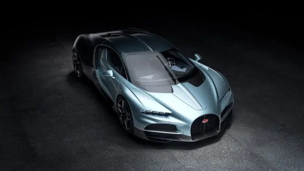 „Bugatti“ neatmeta tikros mechaninės pavarų dėžės: Mate Rimacas svarsto kurti V16 hiperautomobilį su trimis pedalais